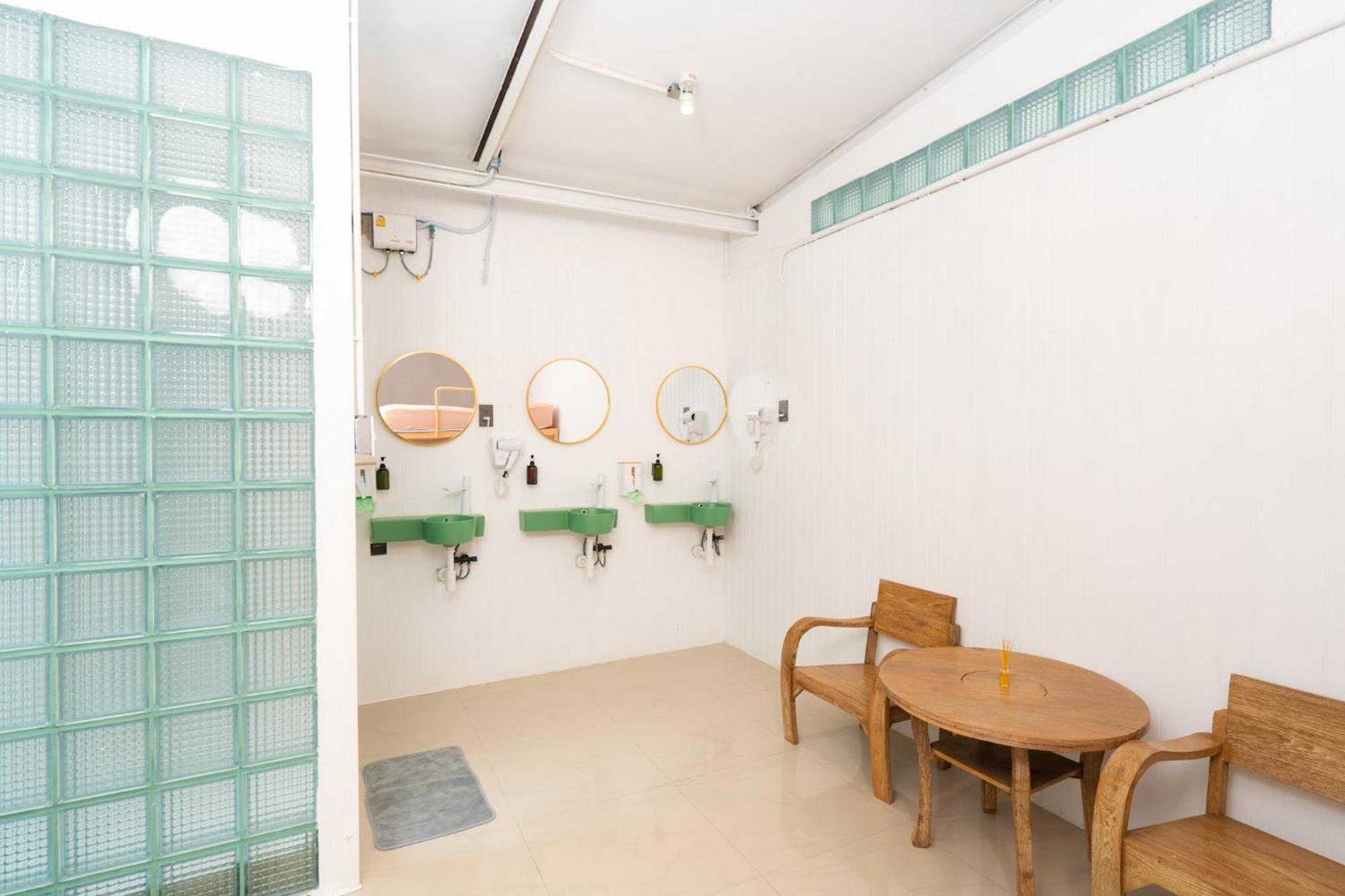 Easy Sunday Khaosan Bangkok Hotel Екстериор снимка