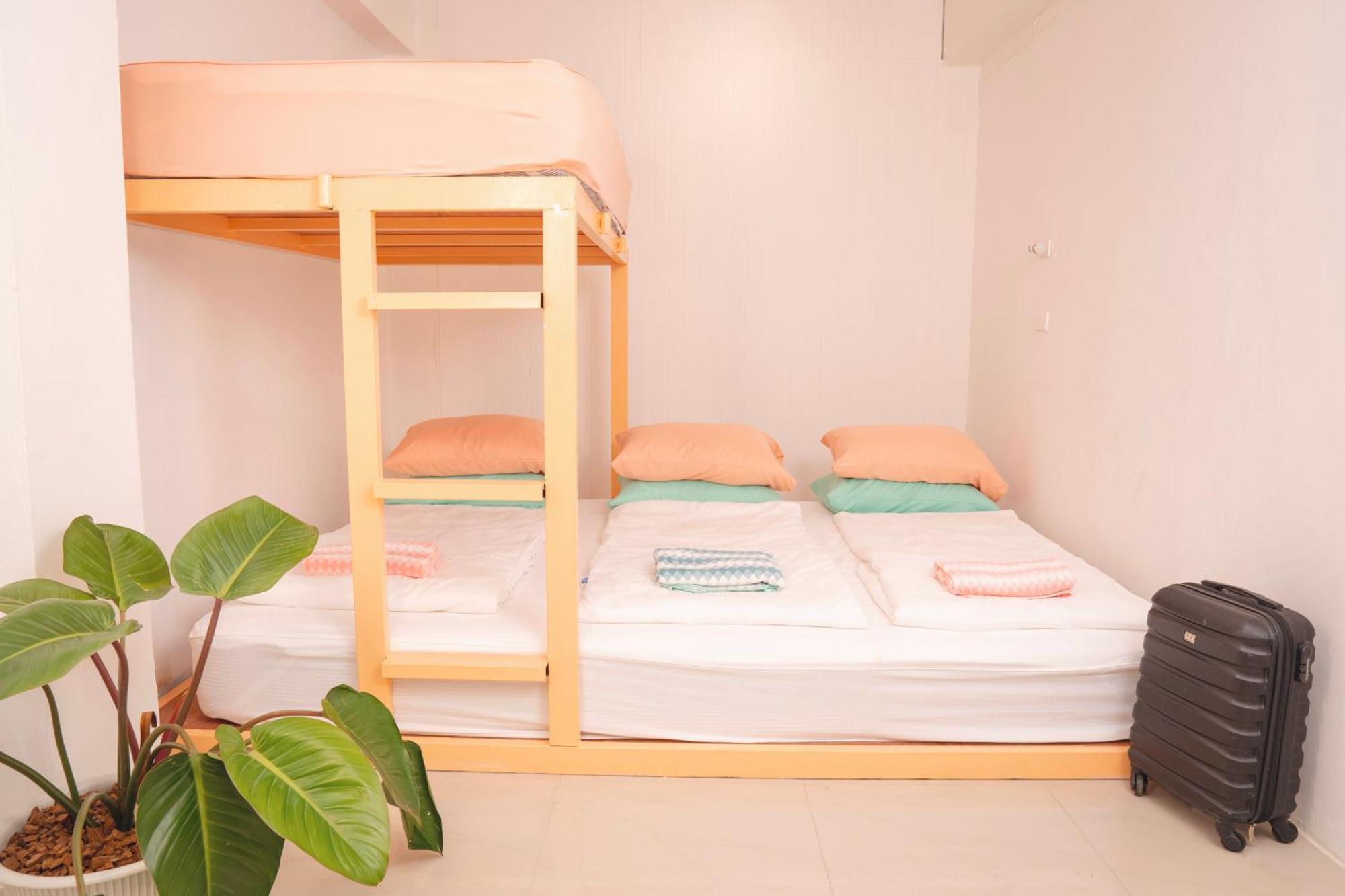 Easy Sunday Khaosan Bangkok Hotel Екстериор снимка