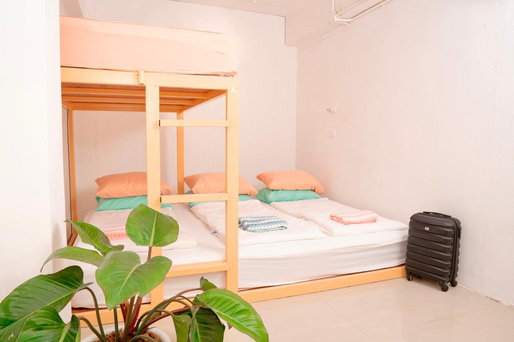 Easy Sunday Khaosan Bangkok Hotel Екстериор снимка