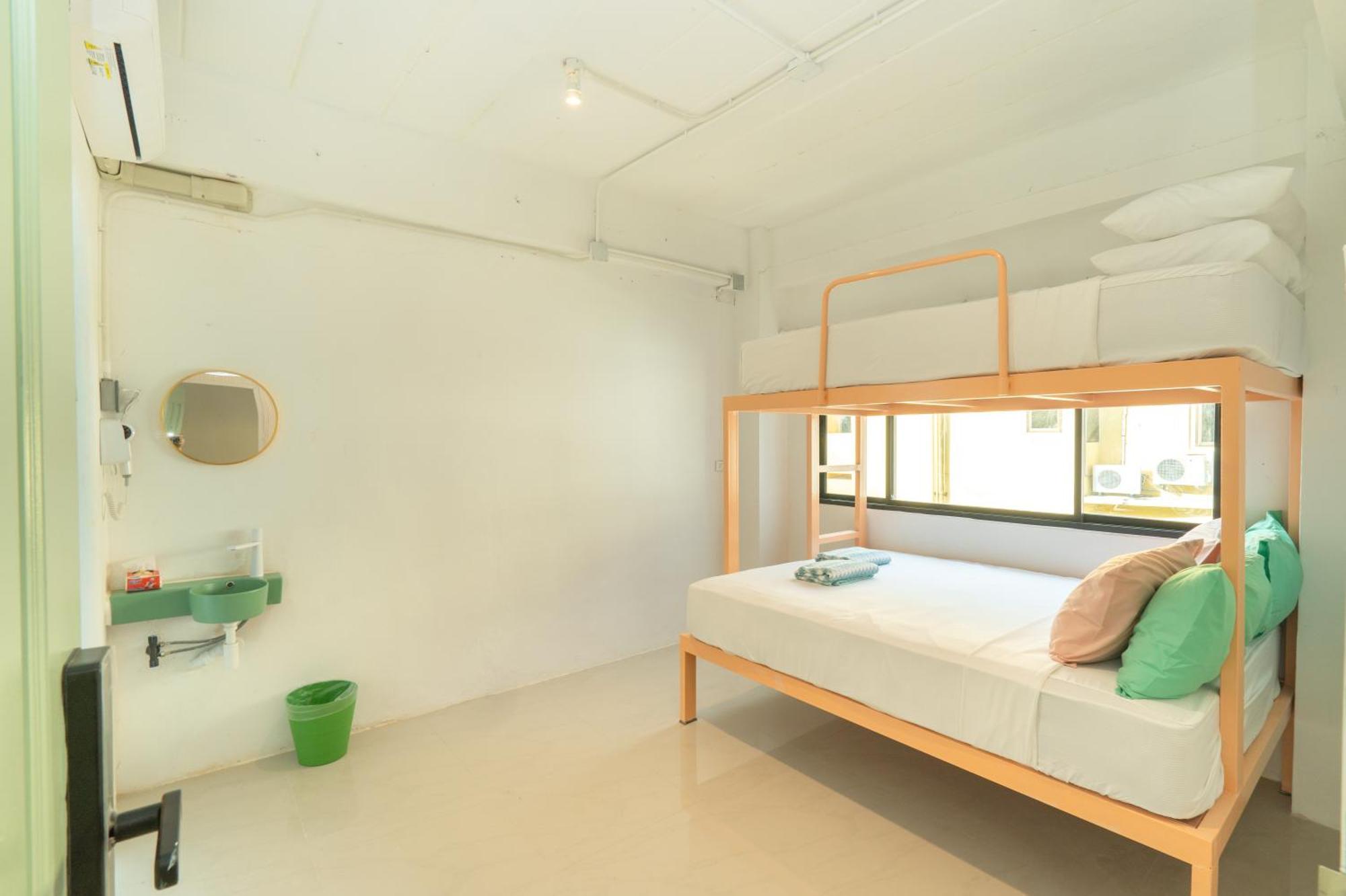 Easy Sunday Khaosan Bangkok Hotel Екстериор снимка