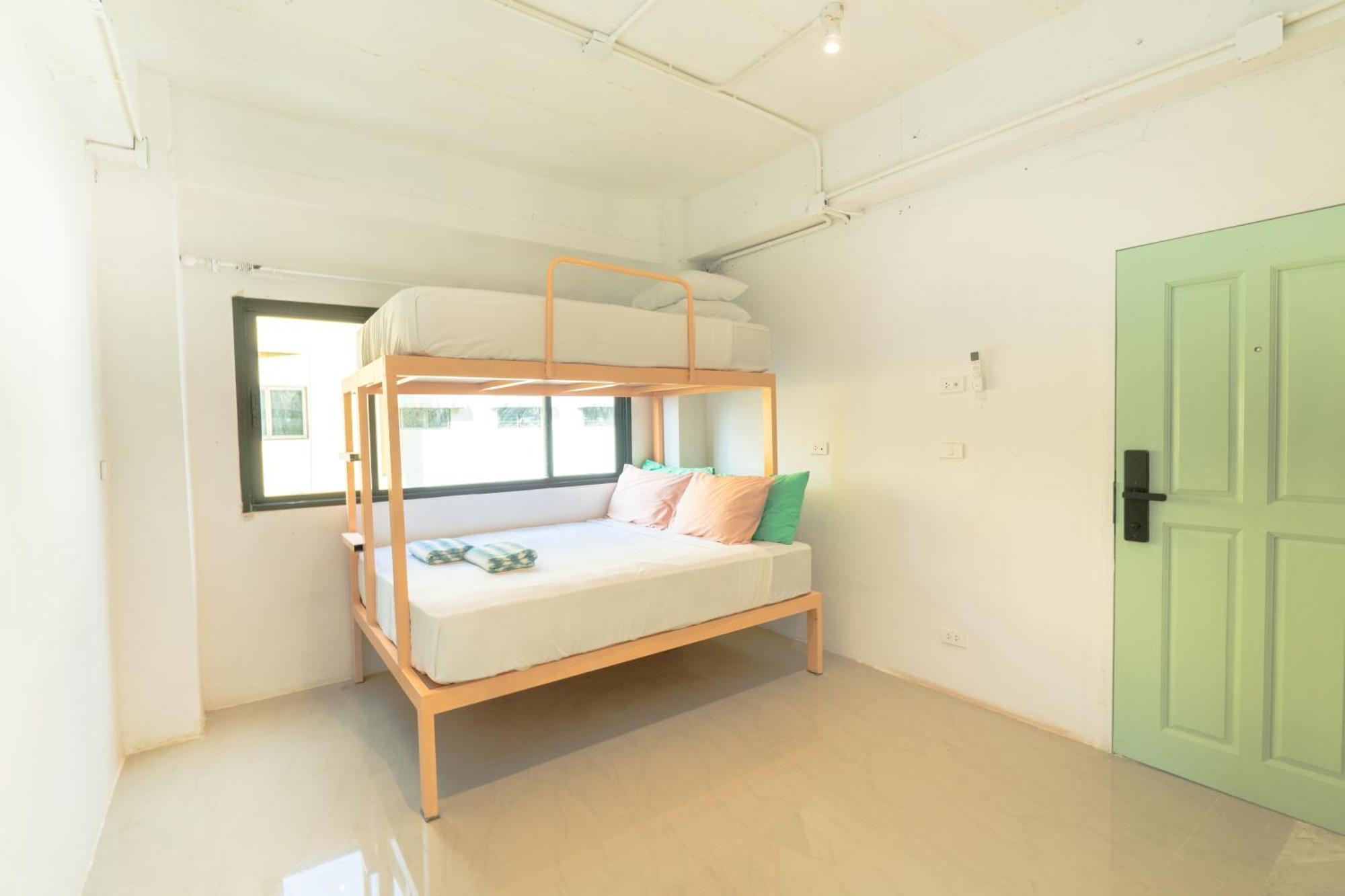 Easy Sunday Khaosan Bangkok Hotel Екстериор снимка